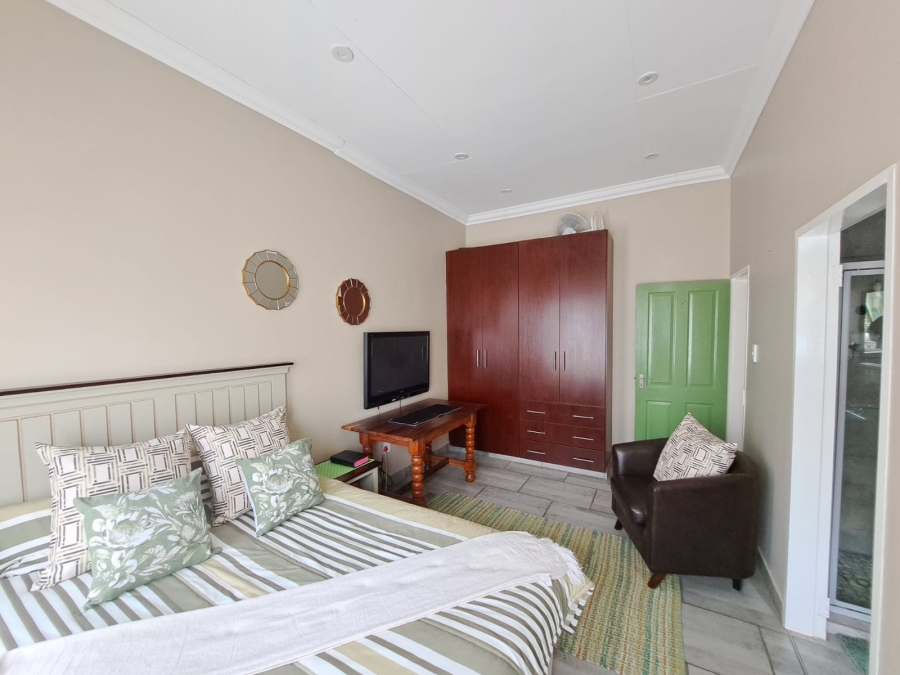 5 Bedroom Property for Sale in Waterkloof North West